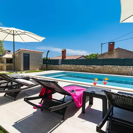 Сasa de vacaciones 2 Bedroom Amazing In