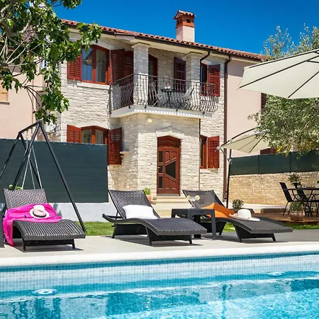 Сasa de vacaciones 2 Bedroom Amazing In