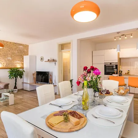 Gorgeous In With Kitchen